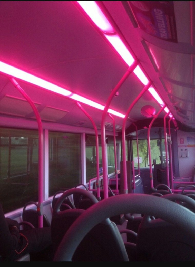 Эстетика кислотно розового