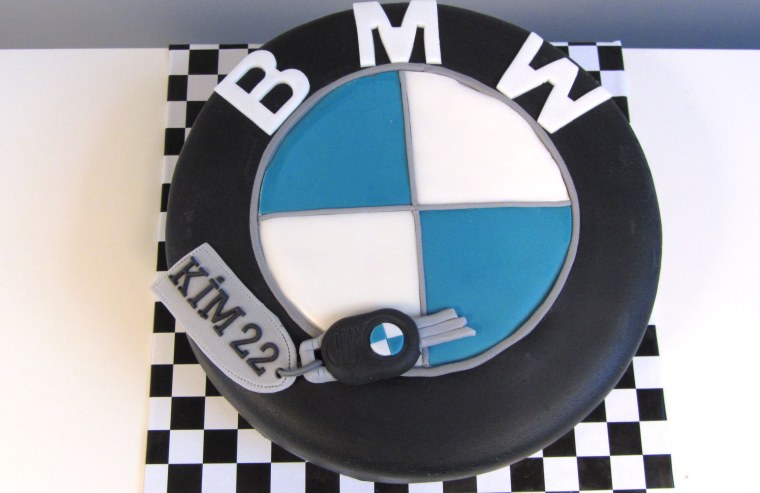 Торт с лого БМВ