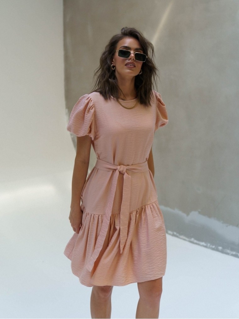 Пудровое платье короткое