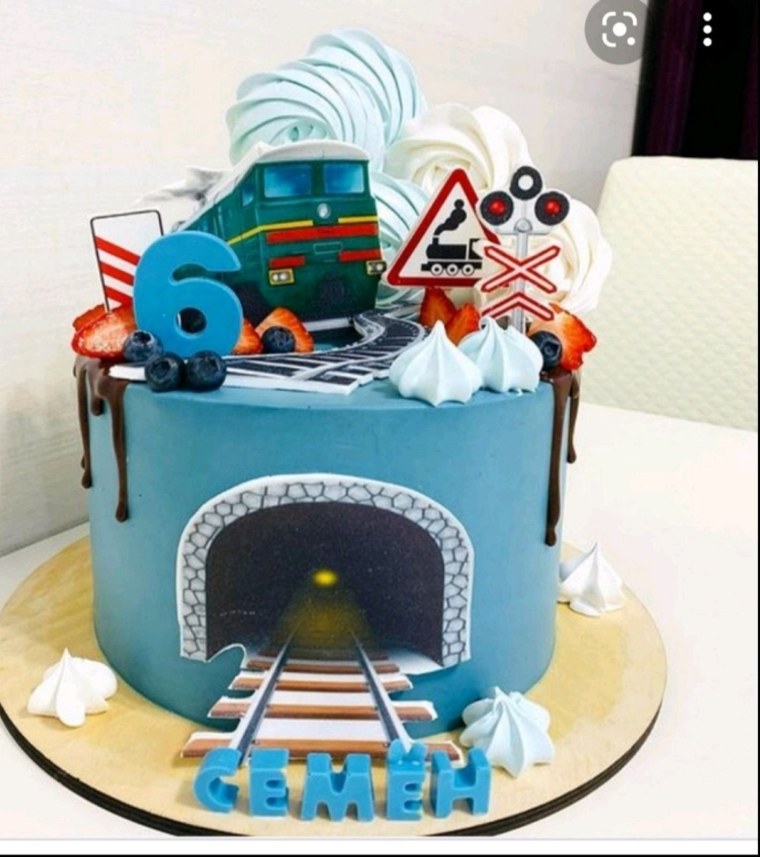 Торт с поездом