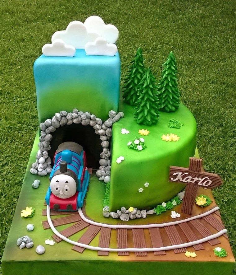 Торт паровоз Томас