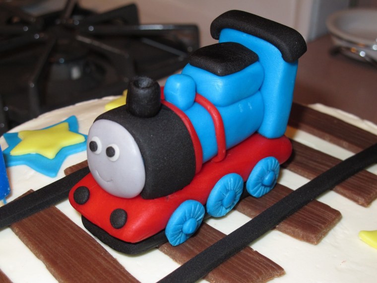 Паровозик Томас слепить из пластилина
