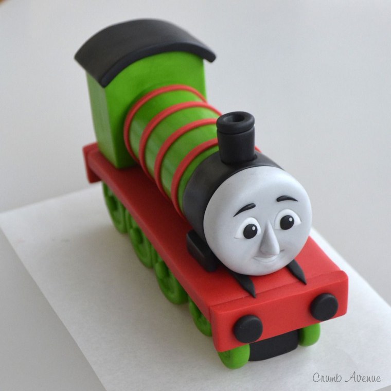 Лепим паровозика Томаса