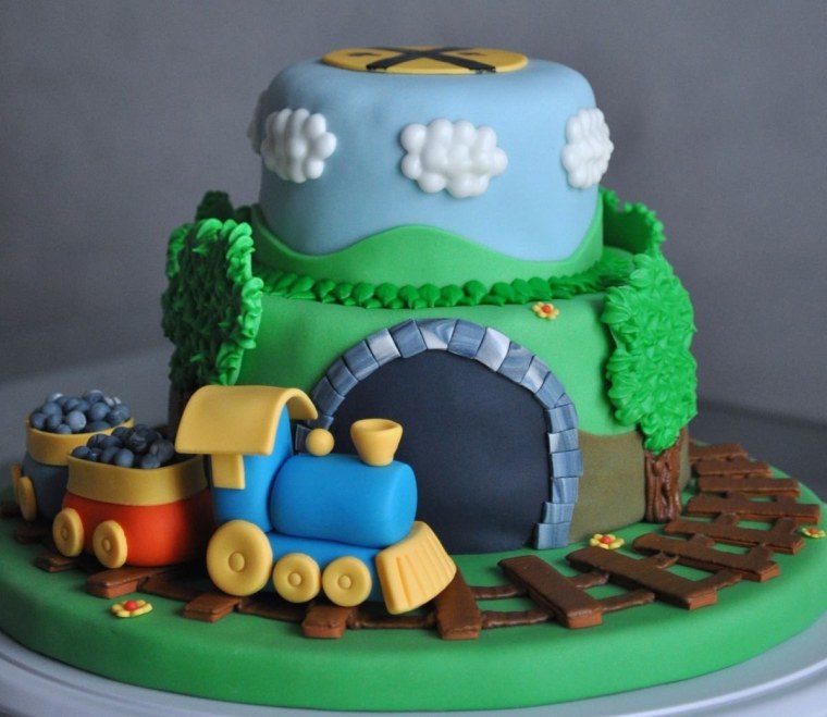 Торт паровоз Томас