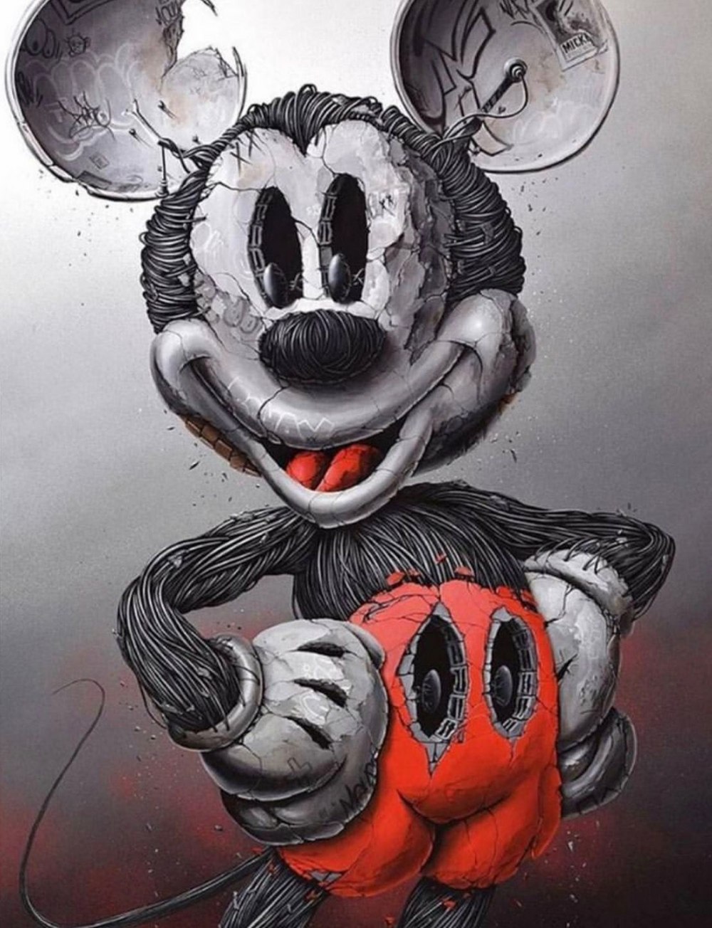 Микки Маус с подружкой