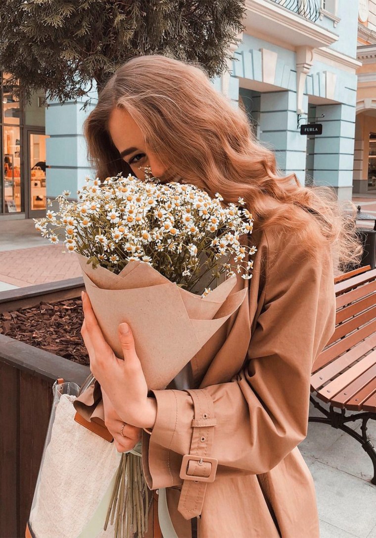 Девушка с цветами Эстетика