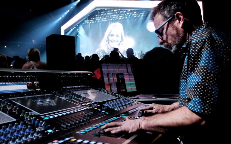 FOH звукорежиссер