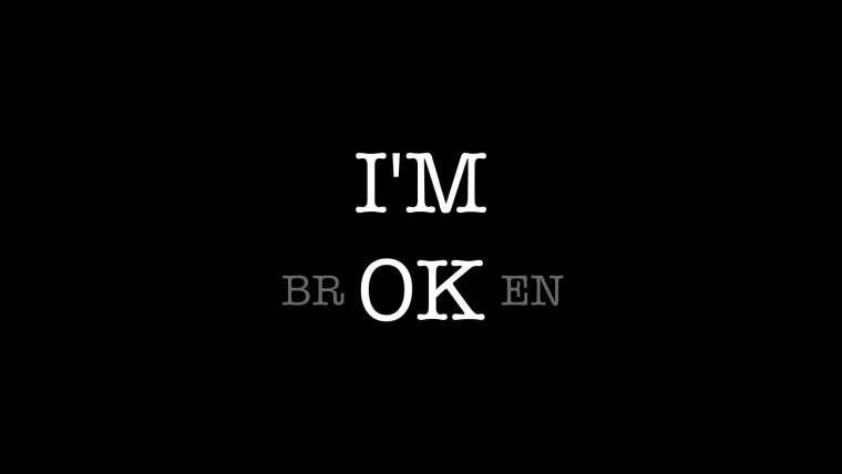 Матерные надписи на черном фоне