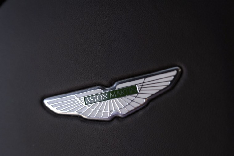 Астон Мартин эмблема