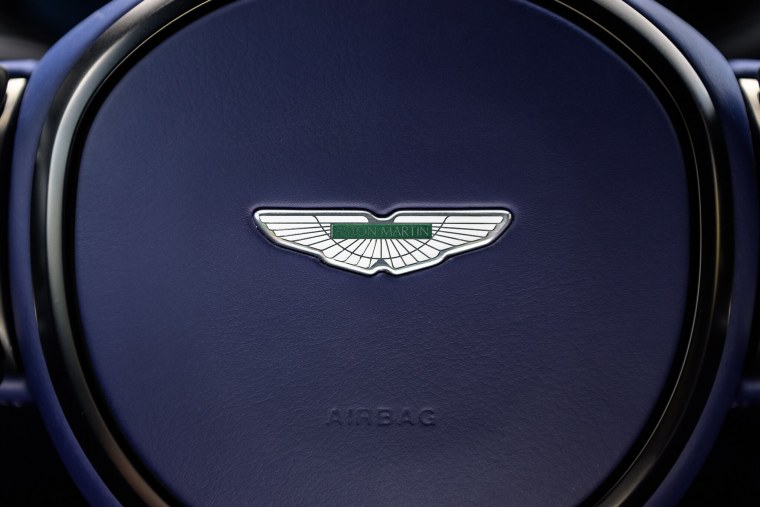 Лейба Астон Мартин