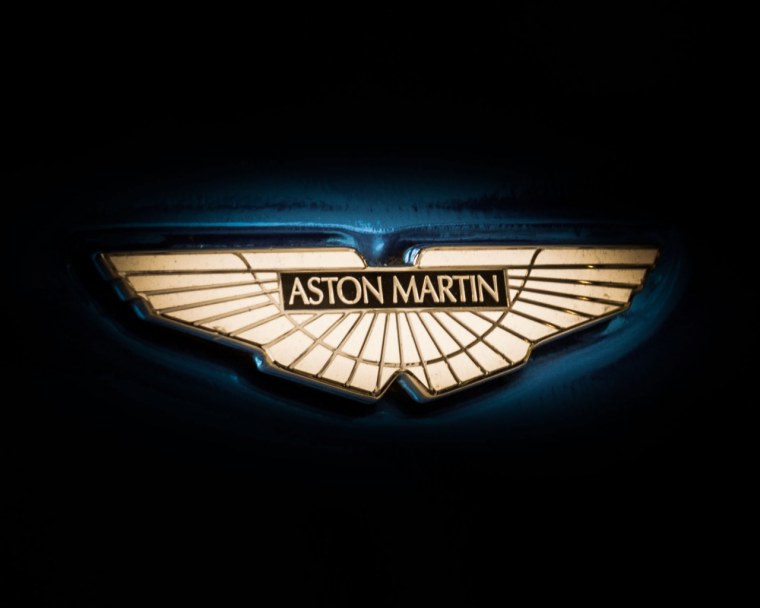Астон Мартин логотип