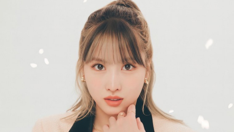 МОМО Девилюк горничная