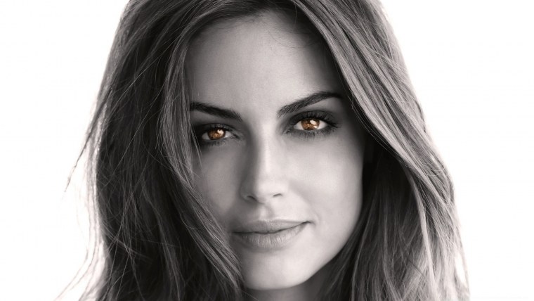 Ариадна Артилес глаза