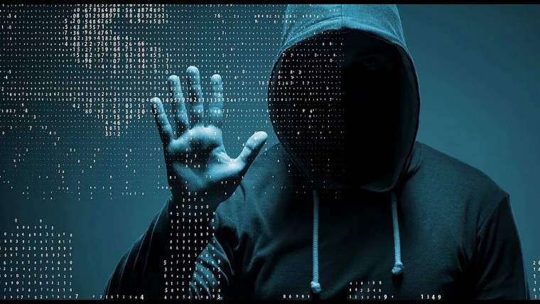 Парень в маске неон