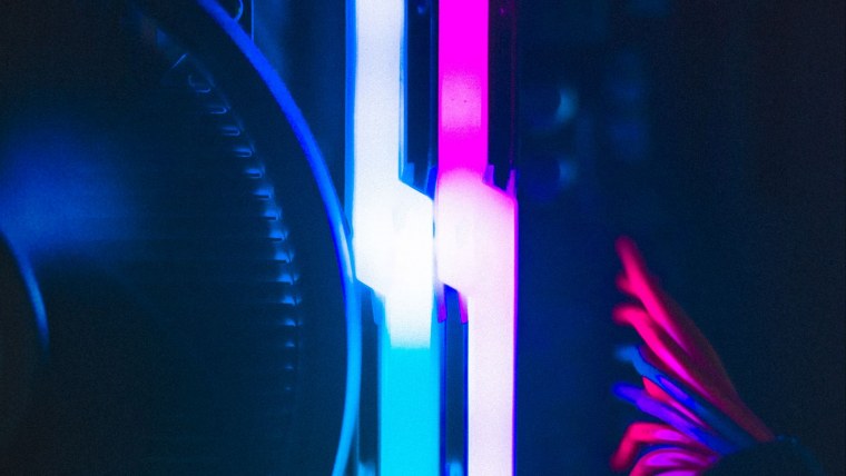 Обои с неоновой подсветкой