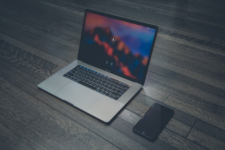 MACBOOK Pro 2020 белый