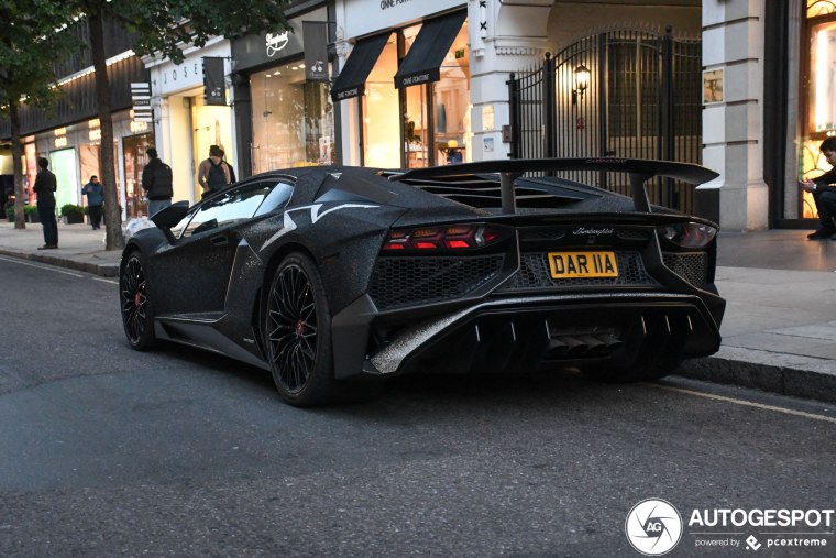 Lamborghini Aventador LP 750 серый