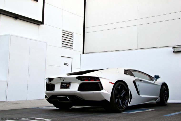 Ламборгини Авендатор белый