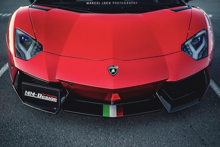 Ламборджини авентадор перед