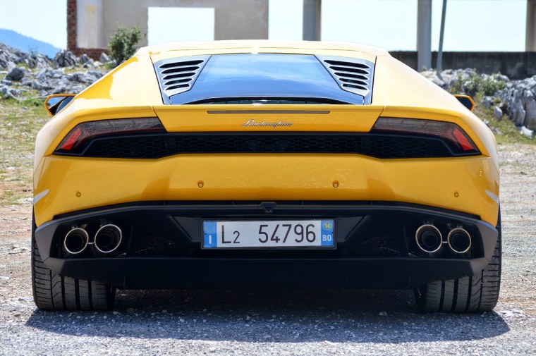 Хуракан сзади