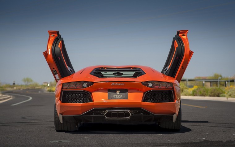 Lamborghini Aventador lp700