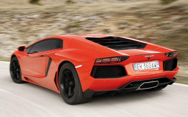 Lamborghini Aventador lp700-4 красный
