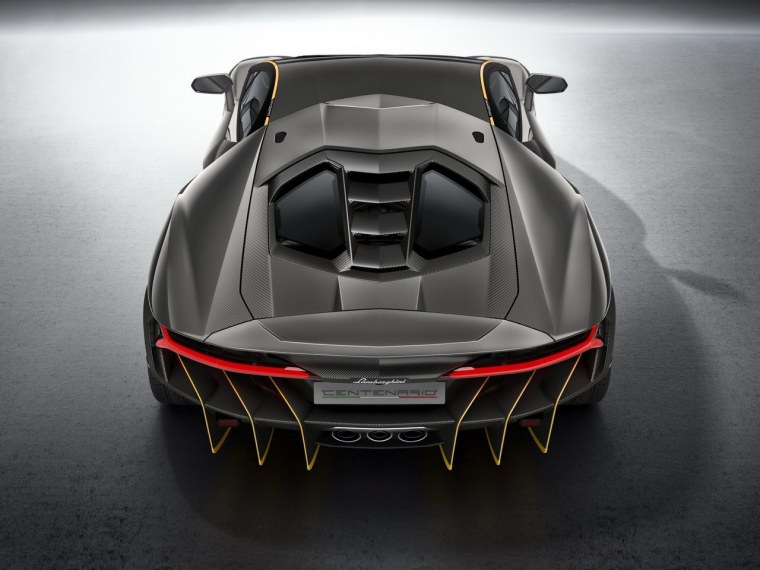 Lamborghini Centenario сзади