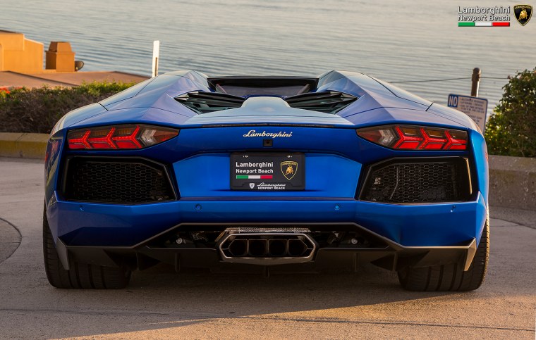 Lamborghini Blu Nethuns