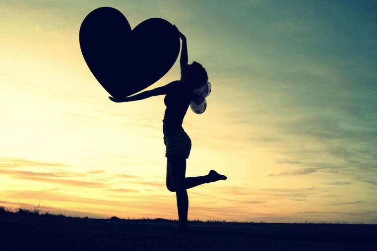 Красивая девушка с бабочками