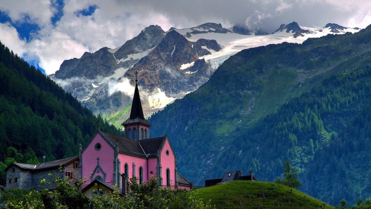 Церковь в Альпах Швейцария