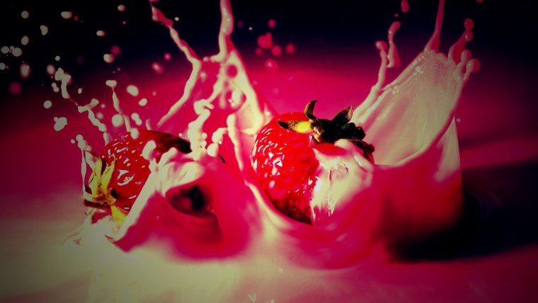 Обои на рабочий стол клубника со сливками