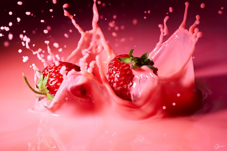 Ванильное мороженое с клубничным джемом