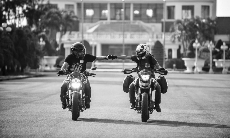 Мотоциклисты друзья