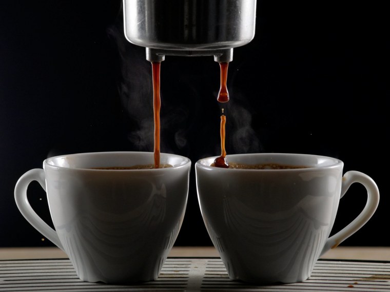 Две чашки кофе