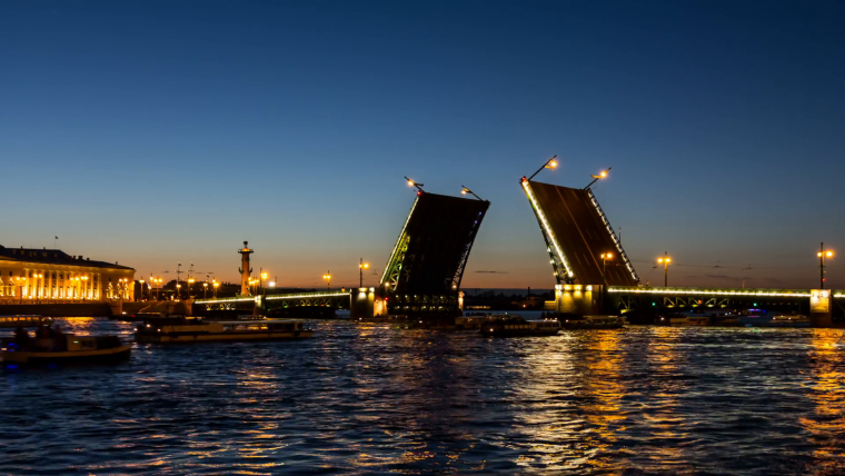 Разводной мост в Санкт-Петербурге