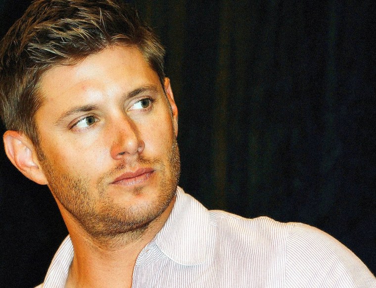 Дженсен Эклз короткие волосы