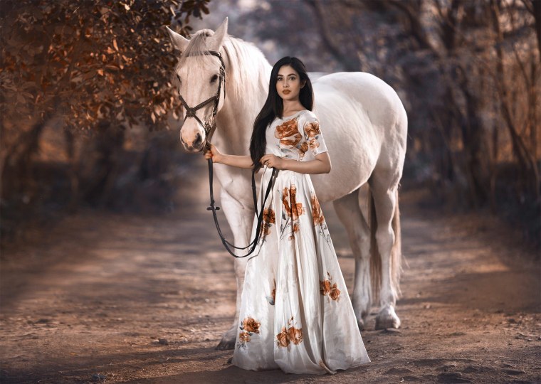 Арабская девушка на коне