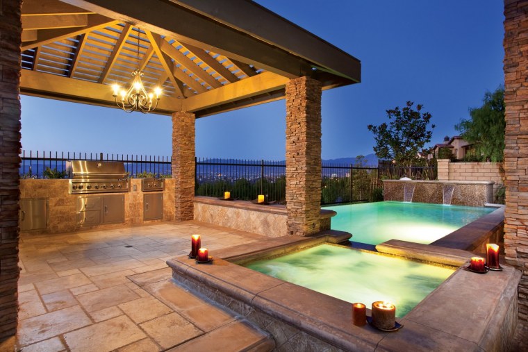 Шикарная терраса с бассейном