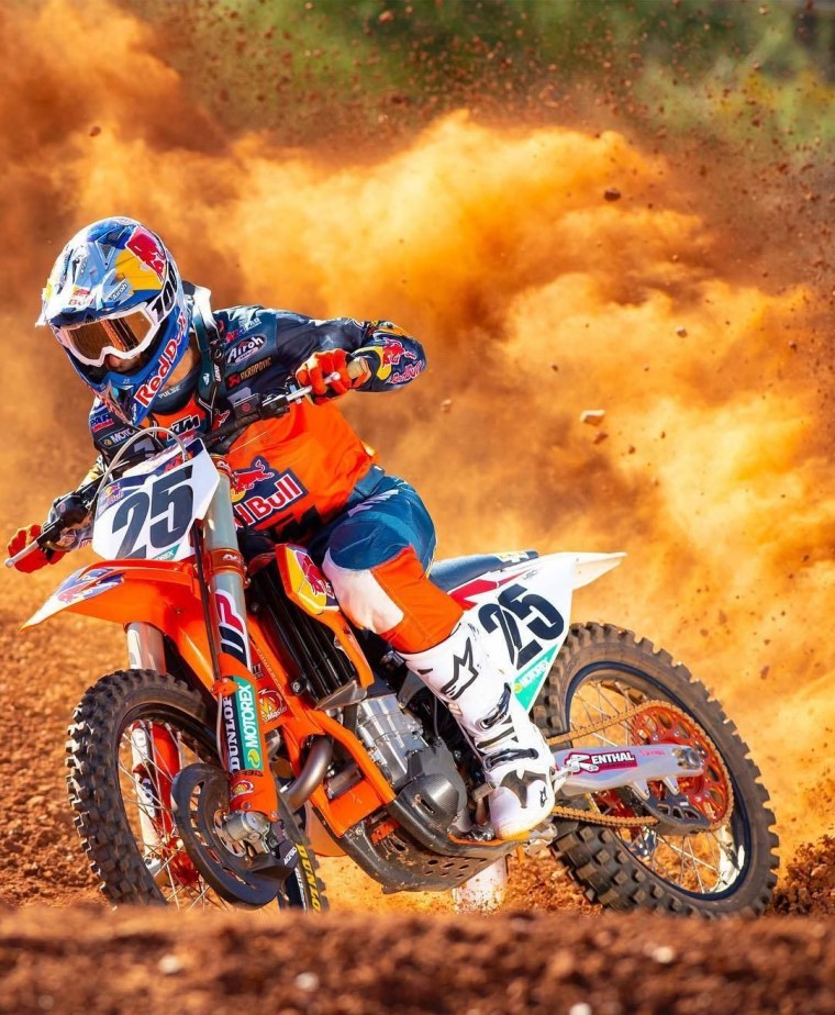 Шапка для канала про мотоциклы