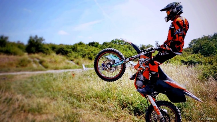 Мотоцикл эндуро черно белый