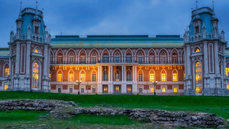 Дрезден дворец в большом саду