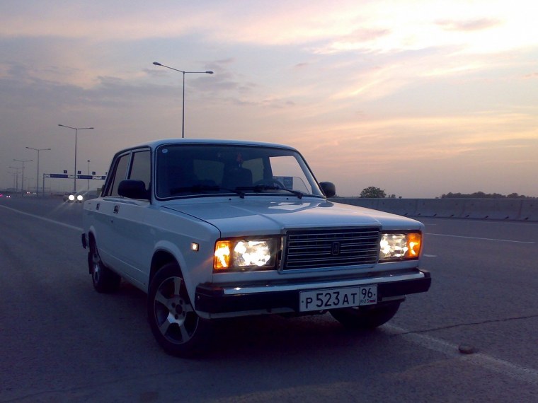 Жигули ВАЗ 2107 черный