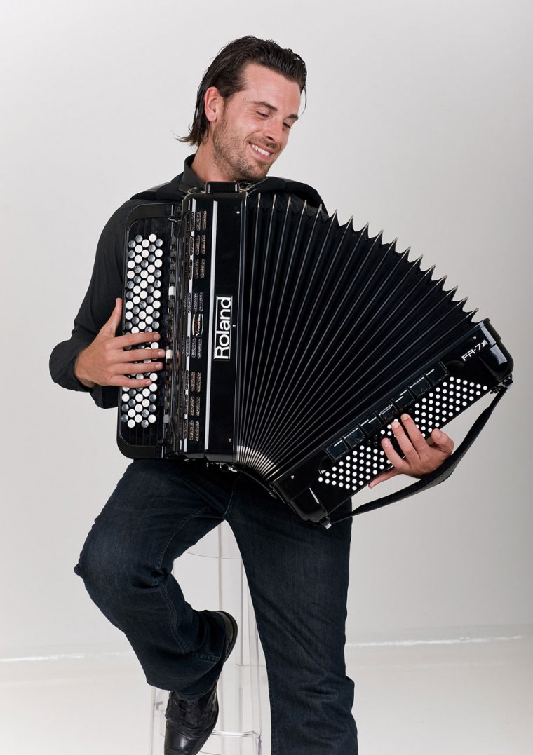 Цифровой аккордеон Roland fr-7xb