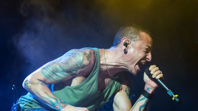 Кричащий Честер Беннингтон