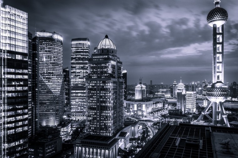 Черно белый город