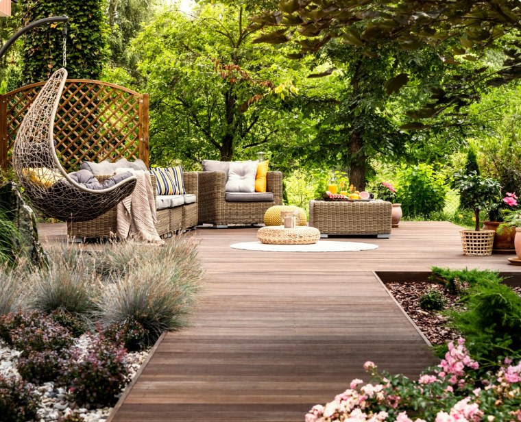 Терраса в саду