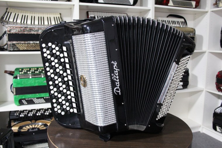 Аккордеон Скандалли красный