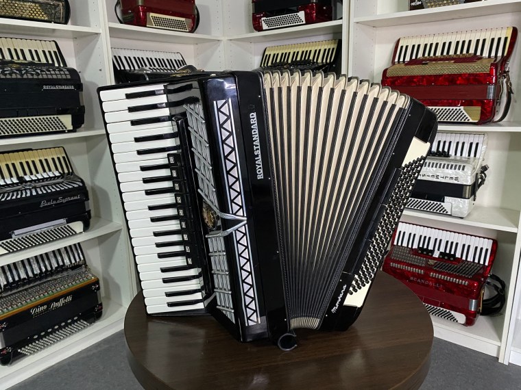 Аккордеон Weltmeister Caprice