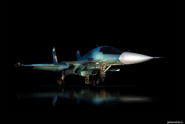 Самолетик на столе