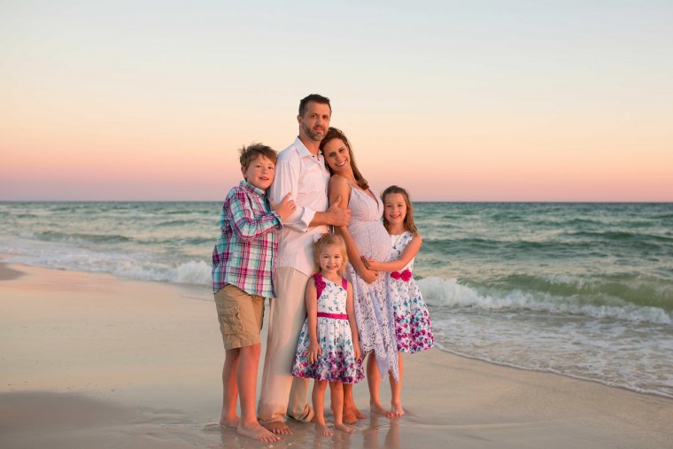 Фотосессия семьи на море